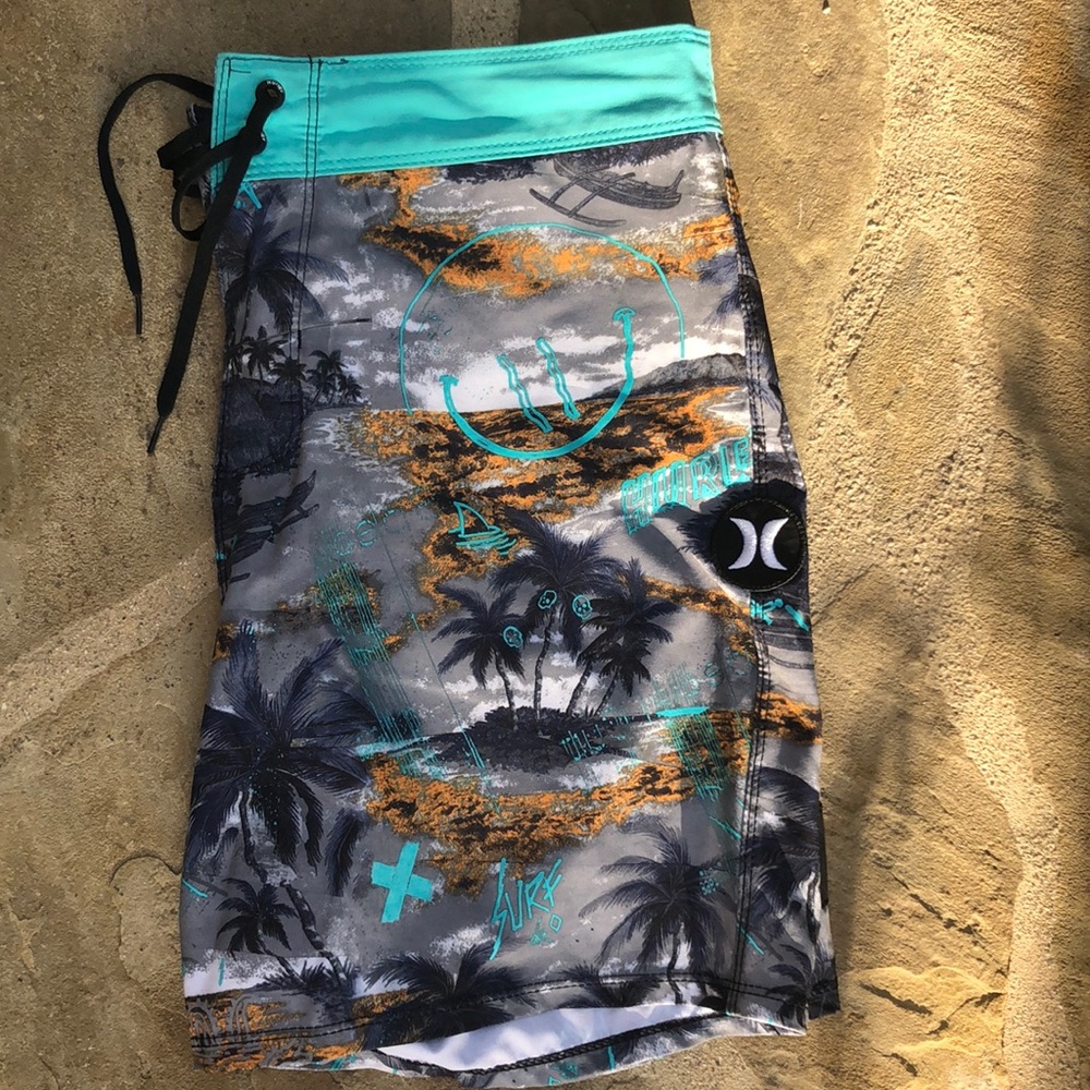 HURLEY BOARD SHORTS— 29